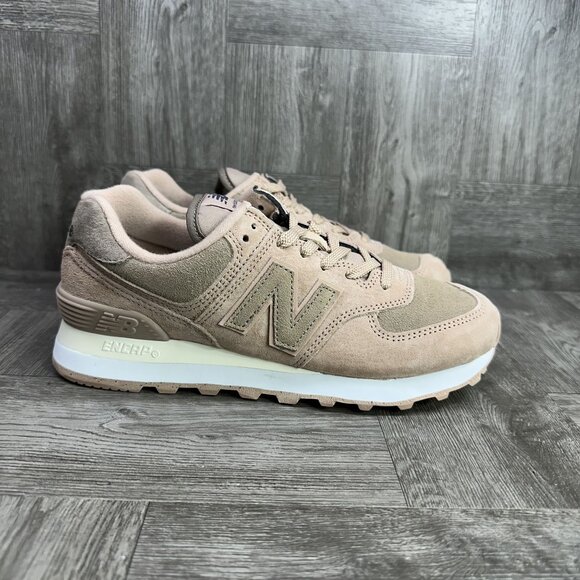 New Balance 574 Women's size 6 Mushroom Suede Running Shoes WL574HI2 - Picture 1 of 8